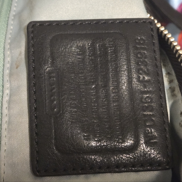 Coach Signature Shoulderbag Purse - Picture 13 of 17